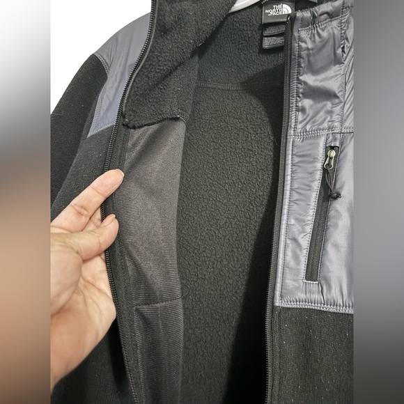 The North Face Men's Black and Gray Performance Jacket - Picture 4 of 6